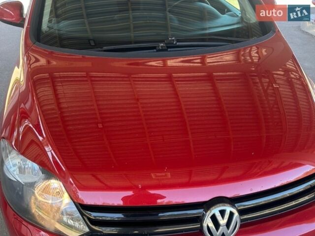 Красный Фольксваген Гольф Плюс, объемом двигателя 1.4 л и пробегом 175 тыс. км за 7800 $, фото 1 на Automoto.ua