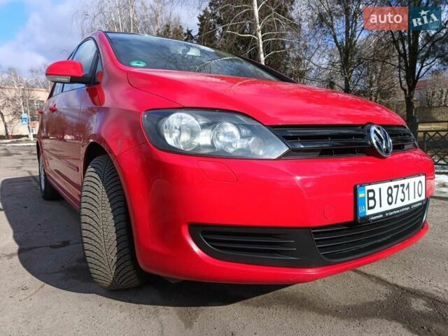 Красный Фольксваген Гольф Плюс, объемом двигателя 1.6 л и пробегом 219 тыс. км за 7950 $, фото 1 на Automoto.ua