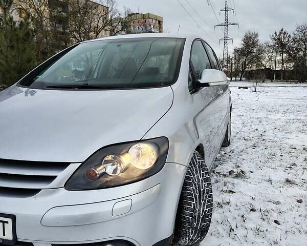 Фольксваген Гольф Плюс, объемом двигателя 1.6 л и пробегом 210 тыс. км за 6500 $, фото 1 на Automoto.ua