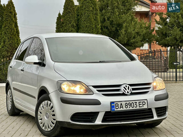 Сірий Фольксваген Golf Plus, об'ємом двигуна 1.4 л та пробігом 201 тис. км за 5100 $, фото 1 на Automoto.ua