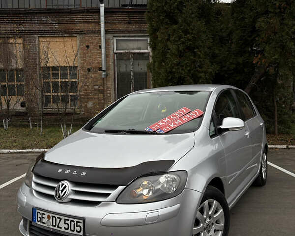Серый Фольксваген Гольф Плюс, объемом двигателя 1.6 л и пробегом 170 тыс. км за 5999 $, фото 1 на Automoto.ua