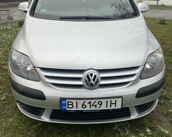 Серый Фольксваген Гольф Плюс, объемом двигателя 1.6 л и пробегом 233 тыс. км за 6300 $, фото 1 на Automoto.ua