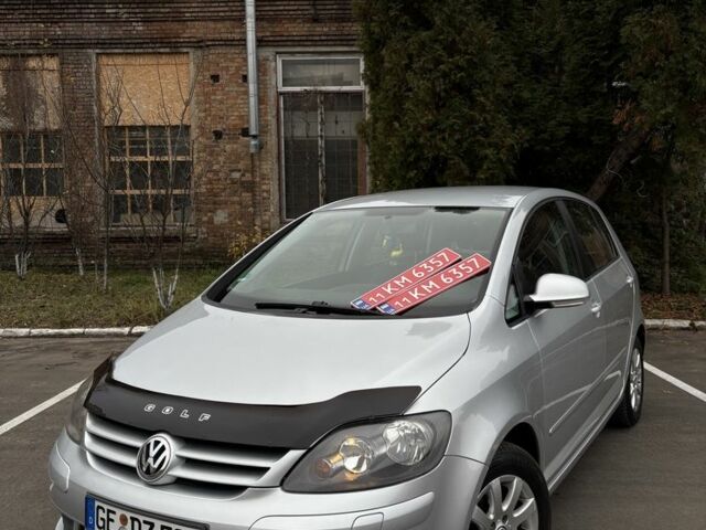 Серый Фольксваген Гольф Плюс, объемом двигателя 1.6 л и пробегом 170 тыс. км за 5999 $, фото 1 на Automoto.ua