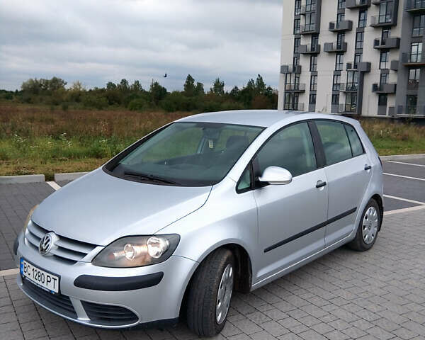 Сірий Фольксваген Golf Plus, об'ємом двигуна 1.6 л та пробігом 225 тис. км за 5750 $, фото 1 на Automoto.ua