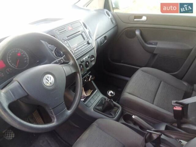Серый Фольксваген Гольф Плюс, объемом двигателя 1.4 л и пробегом 220 тыс. км за 5500 $, фото 1 на Automoto.ua