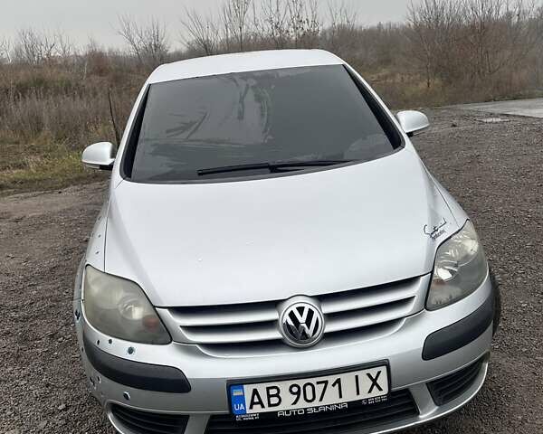 Серый Фольксваген Гольф Плюс, объемом двигателя 1.39 л и пробегом 208 тыс. км за 6000 $, фото 1 на Automoto.ua