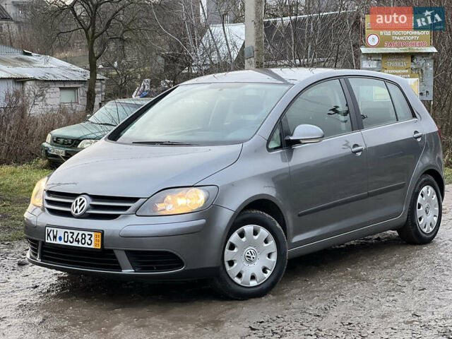 Серый Фольксваген Гольф Плюс, объемом двигателя 1.6 л и пробегом 167 тыс. км за 5600 $, фото 1 на Automoto.ua