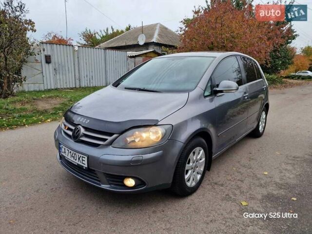 Сірий Фольксваген Golf Plus, об'ємом двигуна 2 л та пробігом 248 тис. км за 4700 $, фото 1 на Automoto.ua