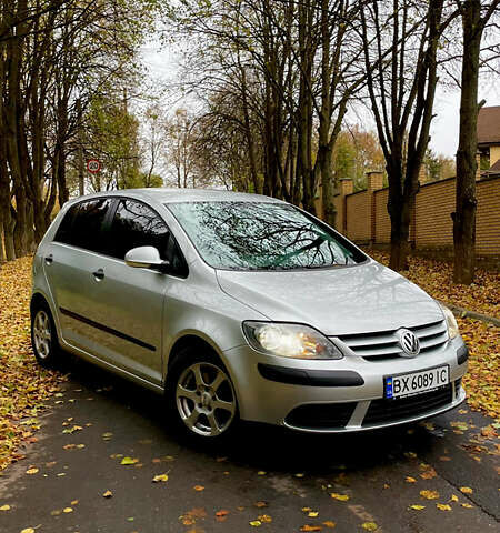 Сірий Фольксваген Golf Plus, об'ємом двигуна 1.6 л та пробігом 211 тис. км за 6500 $, фото 1 на Automoto.ua