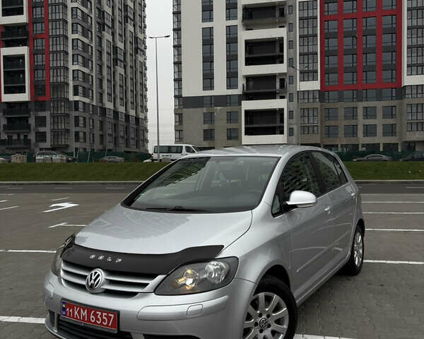 Серый Фольксваген Гольф Плюс, объемом двигателя 1.6 л и пробегом 171 тыс. км за 5699 $, фото 1 на Automoto.ua