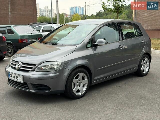 Сірий Фольксваген Golf Plus, об'ємом двигуна 1.6 л та пробігом 216 тис. км за 5700 $, фото 1 на Automoto.ua