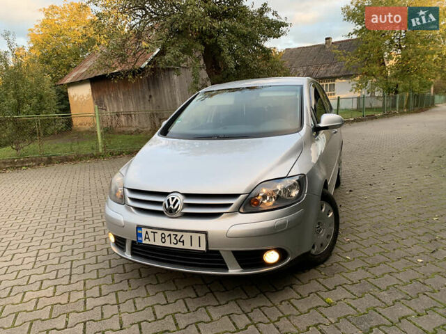 Серый Фольксваген Гольф Плюс, объемом двигателя 1.6 л и пробегом 200 тыс. км за 6850 $, фото 1 на Automoto.ua