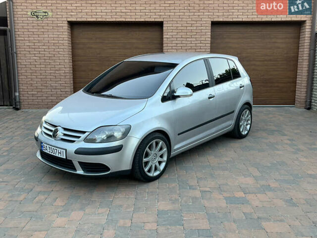 Сірий Фольксваген Golf Plus, об'ємом двигуна 1.6 л та пробігом 243 тис. км за 5200 $, фото 1 на Automoto.ua