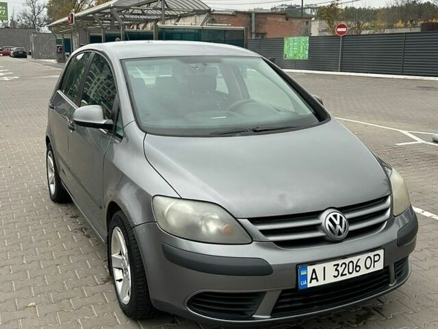 Сірий Фольксваген Golf Plus, об'ємом двигуна 1.6 л та пробігом 256 тис. км за 4000 $, фото 1 на Automoto.ua