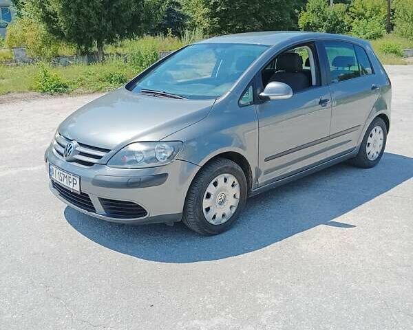 Серый Фольксваген Гольф Плюс, объемом двигателя 1.39 л и пробегом 128 тыс. км за 5200 $, фото 1 на Automoto.ua