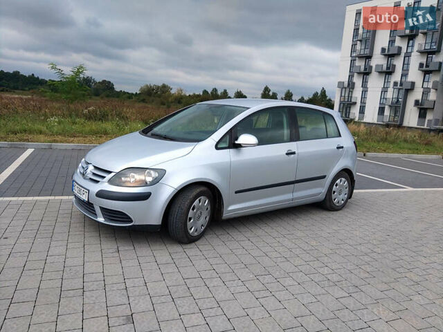 Серый Фольксваген Гольф Плюс, объемом двигателя 1.6 л и пробегом 225 тыс. км за 5550 $, фото 1 на Automoto.ua
