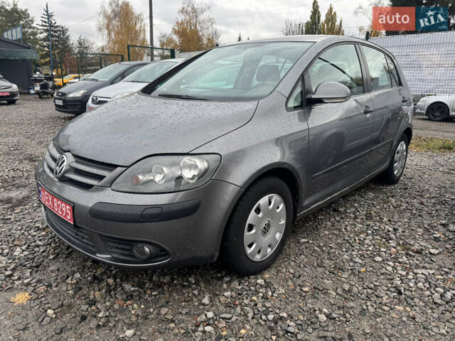 Серый Фольксваген Гольф Плюс, объемом двигателя 1.6 л и пробегом 229 тыс. км за 6300 $, фото 1 на Automoto.ua