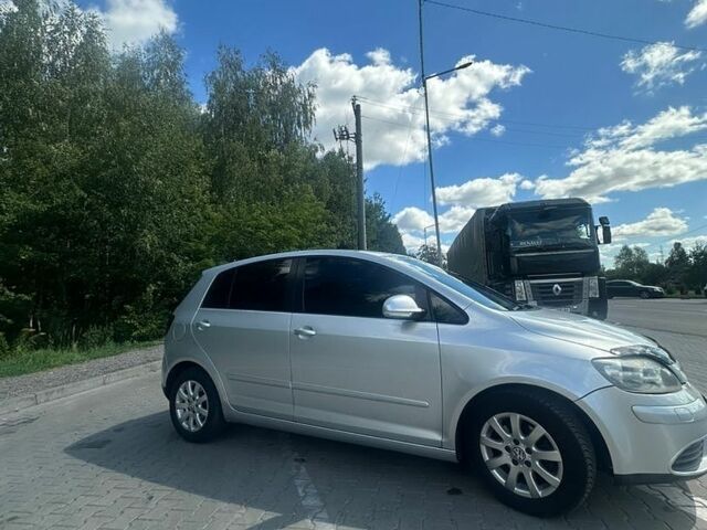 Сірий Фольксваген Golf Plus, об'ємом двигуна 1.6 л та пробігом 199 тис. км за 5500 $, фото 1 на Automoto.ua