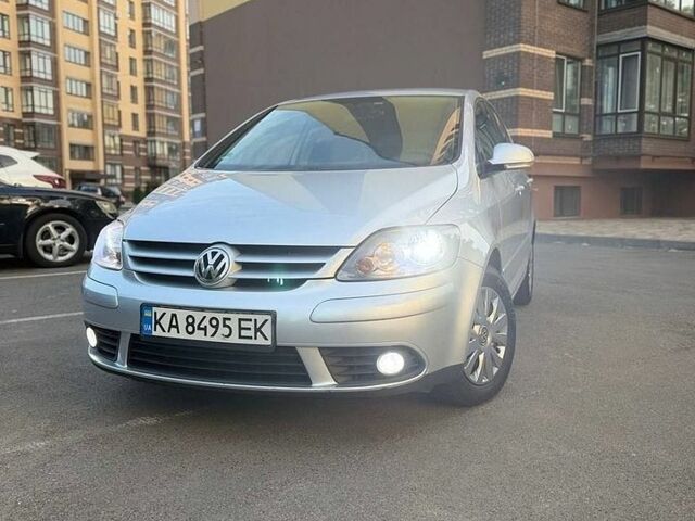 Сірий Фольксваген Golf Plus, об'ємом двигуна 1.6 л та пробігом 258 тис. км за 4850 $, фото 1 на Automoto.ua