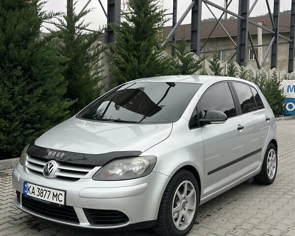 Серый Фольксваген Гольф Плюс, объемом двигателя 1.6 л и пробегом 297 тыс. км за 6000 $, фото 1 на Automoto.ua