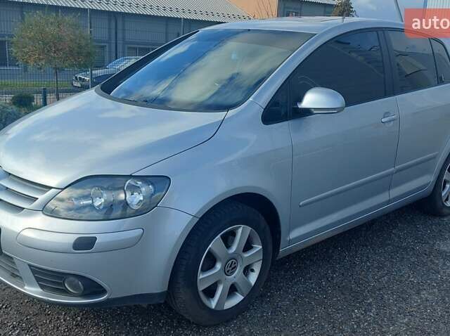 Сірий Фольксваген Golf Plus, об'ємом двигуна 1.6 л та пробігом 198 тис. км за 7000 $, фото 1 на Automoto.ua