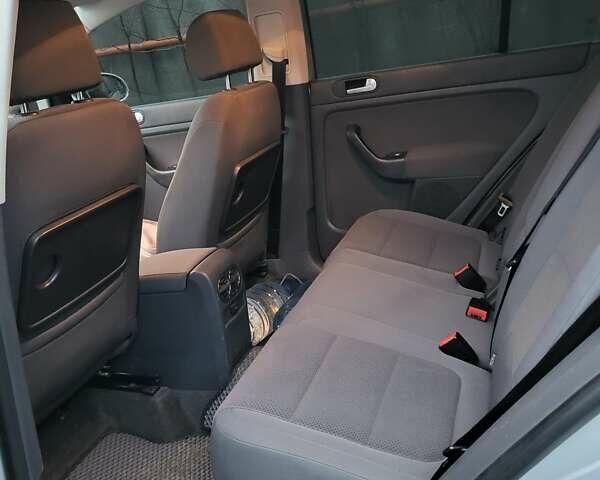 Серый Фольксваген Гольф Плюс, объемом двигателя 1.6 л и пробегом 280 тыс. км за 6300 $, фото 1 на Automoto.ua