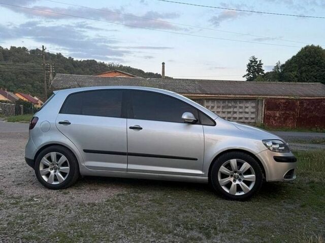 Сірий Фольксваген Golf Plus, об'ємом двигуна 1.6 л та пробігом 183 тис. км за 5000 $, фото 1 на Automoto.ua