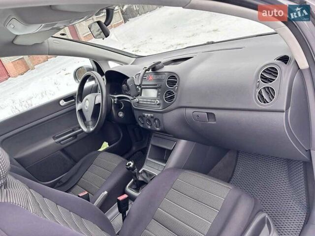 Сірий Фольксваген Golf Plus, об'ємом двигуна 1.6 л та пробігом 214 тис. км за 5500 $, фото 1 на Automoto.ua