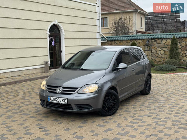 Серый Фольксваген Гольф Плюс, объемом двигателя 1.6 л и пробегом 209 тыс. км за 5200 $, фото 1 на Automoto.ua