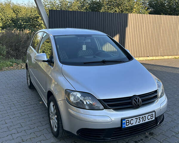 Серый Фольксваген Гольф Плюс, объемом двигателя 1.39 л и пробегом 238 тыс. км за 6000 $, фото 1 на Automoto.ua