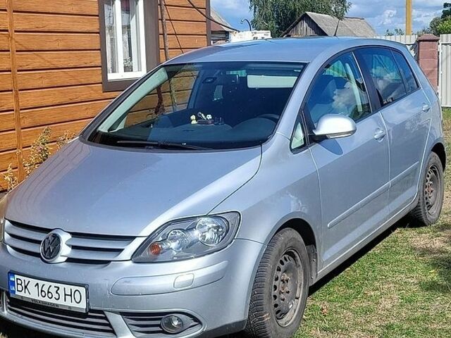Сірий Фольксваген Golf Plus, об'ємом двигуна 1.6 л та пробігом 233 тис. км за 5300 $, фото 1 на Automoto.ua
