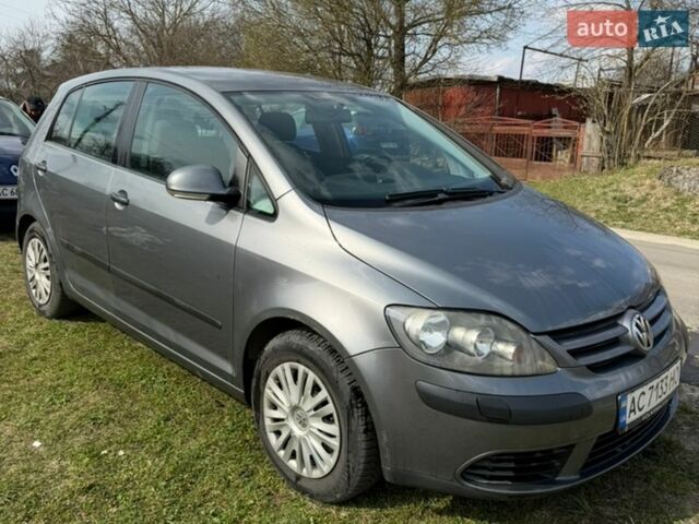 Сірий Фольксваген Golf Plus, об'ємом двигуна 1.39 л та пробігом 194 тис. км за 5200 $, фото 1 на Automoto.ua
