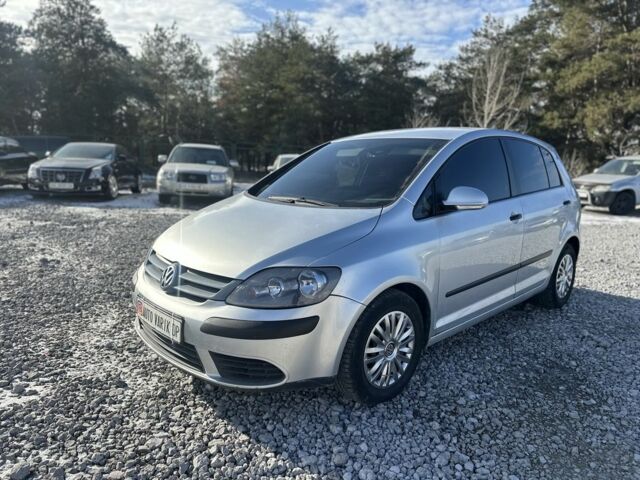 Серый Фольксваген Гольф Плюс, объемом двигателя 1.4 л и пробегом 240 тыс. км за 5700 $, фото 1 на Automoto.ua