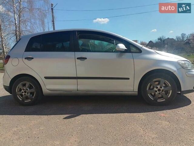 Сірий Фольксваген Golf Plus, об'ємом двигуна 1.4 л та пробігом 250 тис. км за 5200 $, фото 1 на Automoto.ua