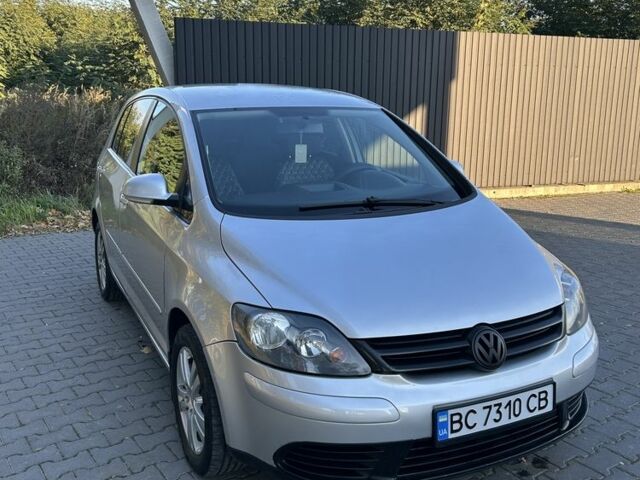 Серый Фольксваген Гольф Плюс, объемом двигателя 1.4 л и пробегом 239 тыс. км за 6000 $, фото 1 на Automoto.ua