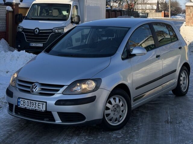 Серый Фольксваген Гольф Плюс, объемом двигателя 1.6 л и пробегом 300 тыс. км за 4750 $, фото 1 на Automoto.ua