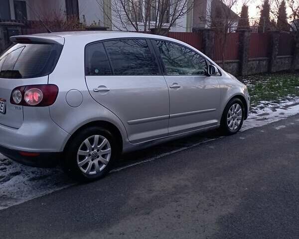 Серый Фольксваген Гольф Плюс, объемом двигателя 1.9 л и пробегом 300 тыс. км за 4700 $, фото 1 на Automoto.ua