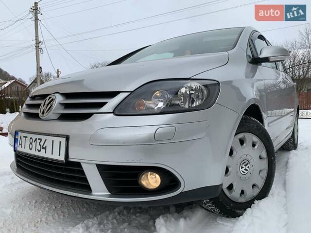 Серый Фольксваген Гольф Плюс, объемом двигателя 1.6 л и пробегом 200 тыс. км за 7100 $, фото 1 на Automoto.ua