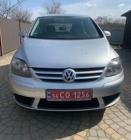 Серый Фольксваген Гольф Плюс, объемом двигателя 1.6 л и пробегом 155 тыс. км за 5300 $, фото 1 на Automoto.ua