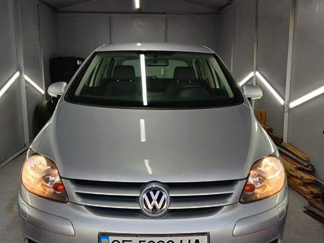 Фольксваген Golf Plus 2005 у Чернівцях на Automoto.ua Сірий Фольксваген Golf Plus, об'ємом двигуна 1.6 л та пробігом 185 тис. км за 5700 $, фото 1 на Automoto.ua