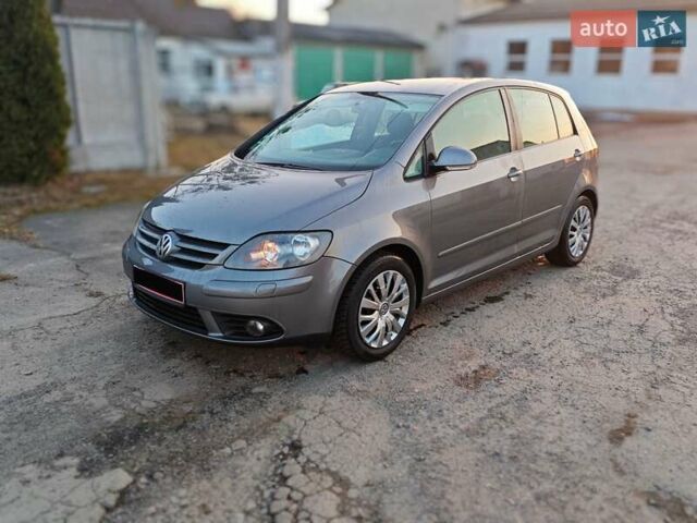 Серый Фольксваген Гольф Плюс, объемом двигателя 1.6 л и пробегом 169 тыс. км за 6199 $, фото 1 на Automoto.ua