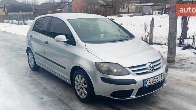 Серый Фольксваген Гольф Плюс, объемом двигателя 1.9 л и пробегом 260 тыс. км за 4950 $, фото 1 на Automoto.ua