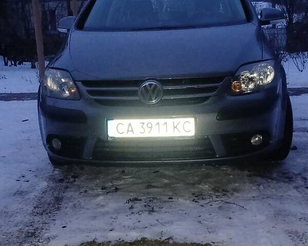 Серый Фольксваген Гольф Плюс, объемом двигателя 1.6 л и пробегом 267 тыс. км за 5800 $, фото 1 на Automoto.ua