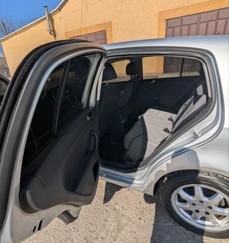 Серый Фольксваген Гольф Плюс, объемом двигателя 1.9 л и пробегом 347 тыс. км за 5000 $, фото 1 на Automoto.ua