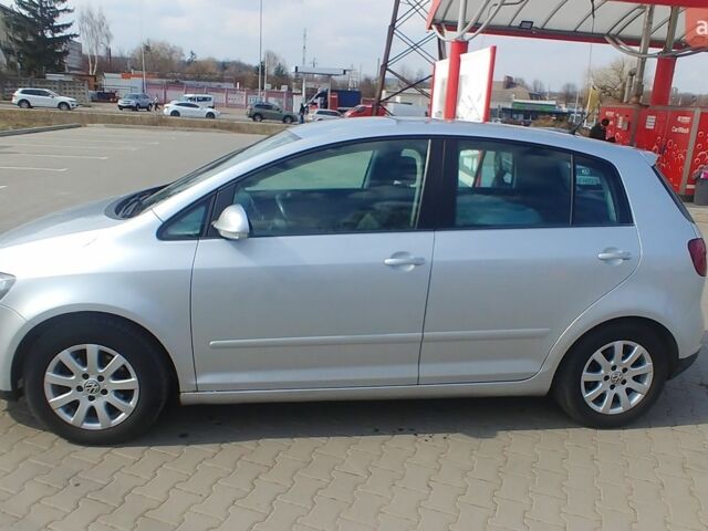 Сірий Фольксваген Golf Plus, об'ємом двигуна 1.6 л та пробігом 273 тис. км за 5200 $, фото 1 на Automoto.ua