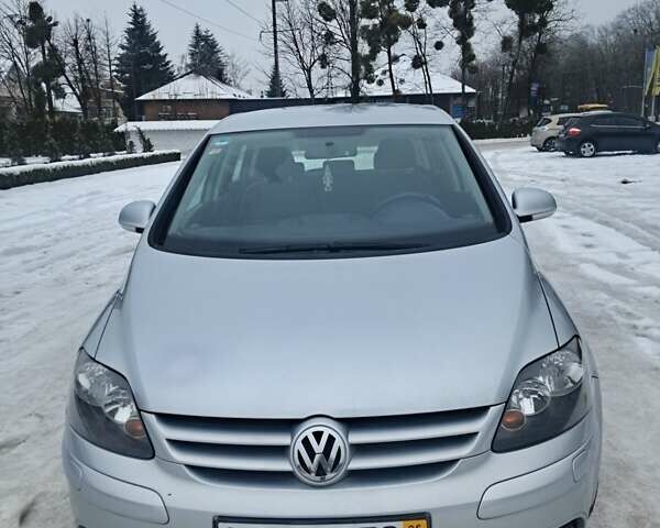Серый Фольксваген Гольф Плюс, объемом двигателя 1.6 л и пробегом 214 тыс. км за 6200 $, фото 1 на Automoto.ua