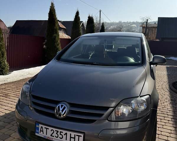Сірий Фольксваген Golf Plus, об'ємом двигуна 1.6 л та пробігом 200 тис. км за 7100 $, фото 1 на Automoto.ua