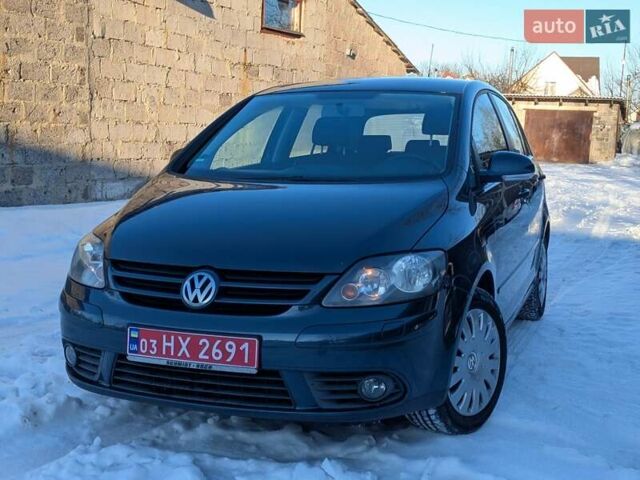 Серый Фольксваген Гольф Плюс, объемом двигателя 1.4 л и пробегом 250 тыс. км за 5350 $, фото 1 на Automoto.ua
