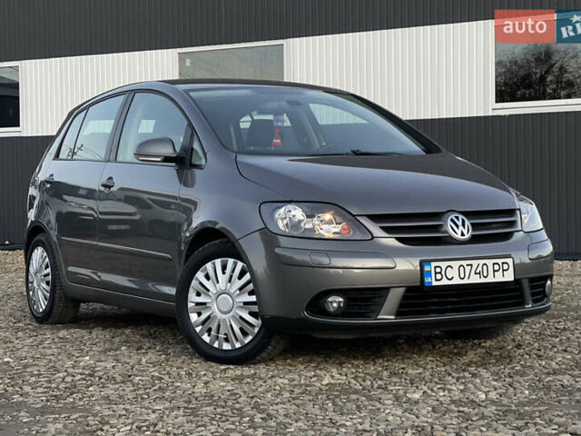 Серый Фольксваген Гольф Плюс, объемом двигателя 1.6 л и пробегом 261 тыс. км за 6550 $, фото 1 на Automoto.ua