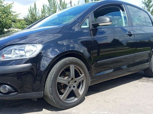 Сірий Фольксваген Golf Plus, об'ємом двигуна 1.6 л та пробігом 207 тис. км за 5600 $, фото 1 на Automoto.ua